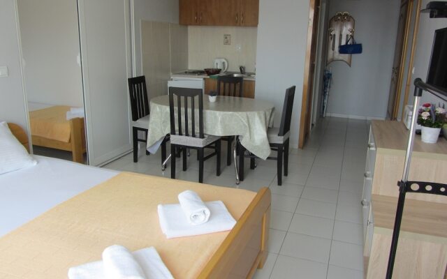 Rafailovicimore Apartments
