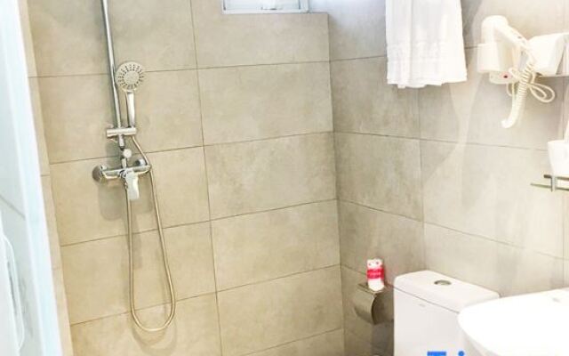 Ouya Business Hotel