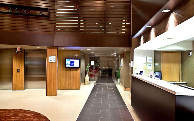 Holiday Inn Express & Suites Langley by IHG