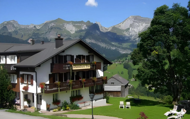 Gade Lodge