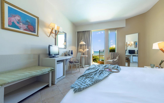 Giannoulis – Grand Bay Beach Resort - Adults Only