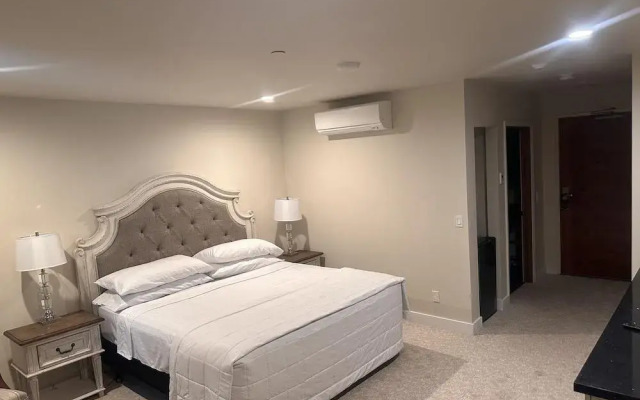 Lakeview Hotel
