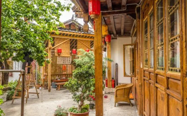 Aojia Courtyard (Lijiang Old Town North Gate Dashuiche)
