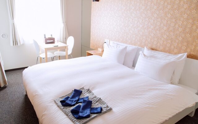 Matsuishi Shijo Karasuma Hostel