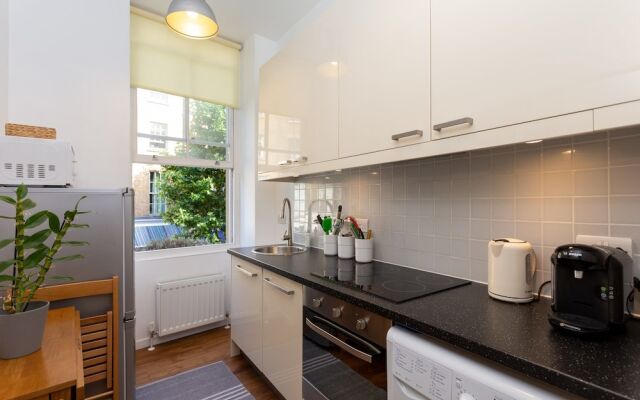 1 Bedroom Apartment In Fitzrovia Sleeps 4