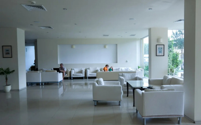 Sun Palace