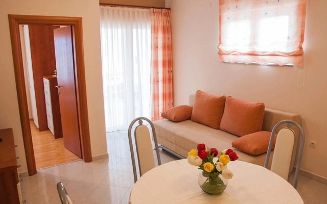 KarolinaS - parking - A3-White(2)