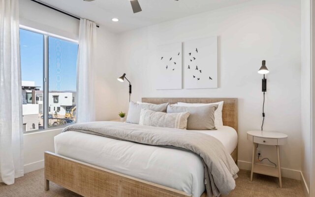 Sixteen Sandals 4 Bedroom Townhouse