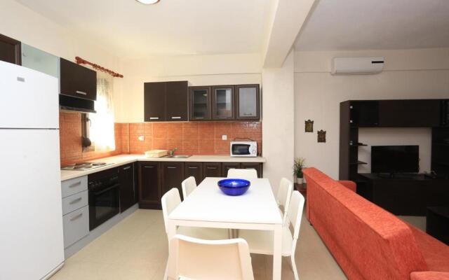 Villa Argo 2 - Beachfront, Big gardens, Location!