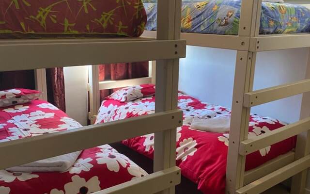 Snow Gate Motel and Apartments