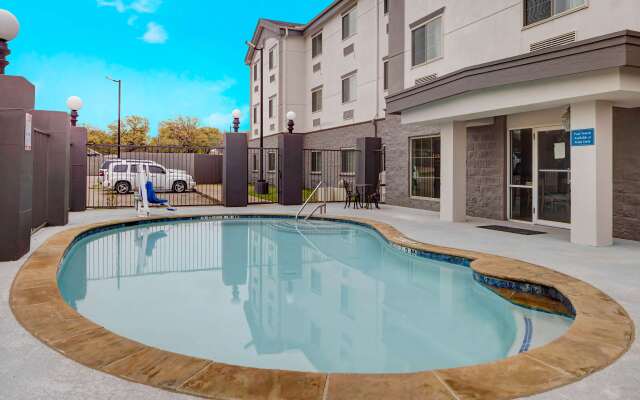 Motel 6 Mesquite, TX - Balch Springs