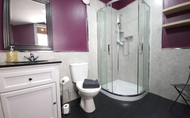 Liverpool City, Fairfield Duplex Suite