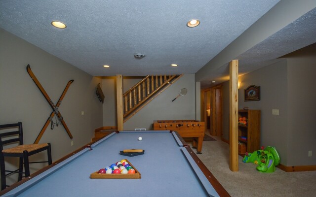 Lucky Bear Lodge 5 Bedroom House