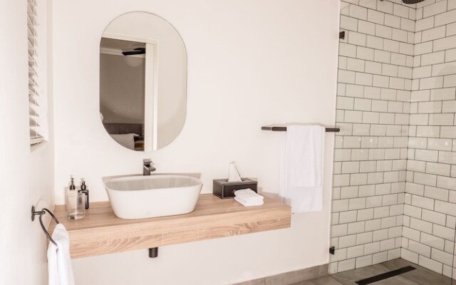 The Corner House L'A-nnexe