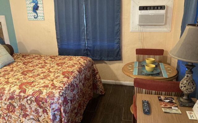 Siesta Motel and Surfside Cabanas