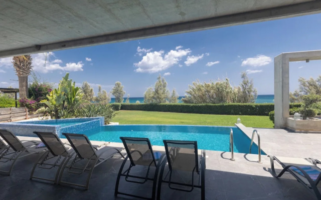 Protaras Holiday Villa El34 - Seafront Villa