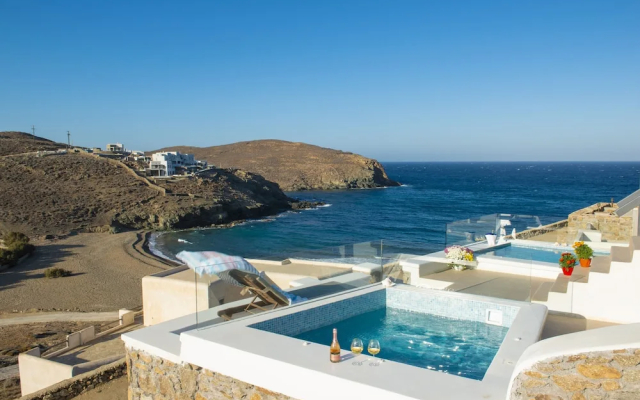 Myrsini's Luxury Suites