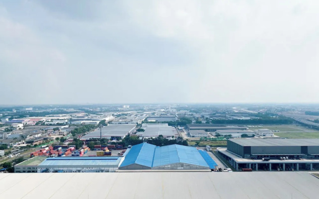 Spacious and Restful 1BR at Vasanta Innopark Apartment