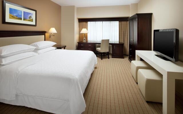 Sheraton Garden Grove-Anaheim South Hotel