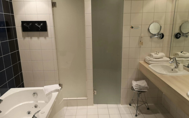 Hotel Le Cinq Hyper Centre Ville