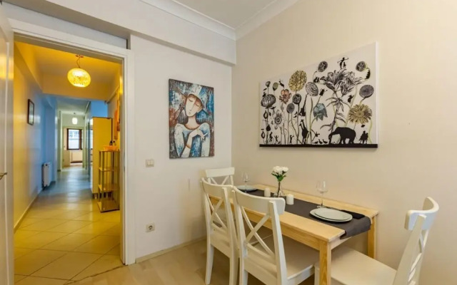 Cozy Flat Near Nisantasi and Trendy Attractions