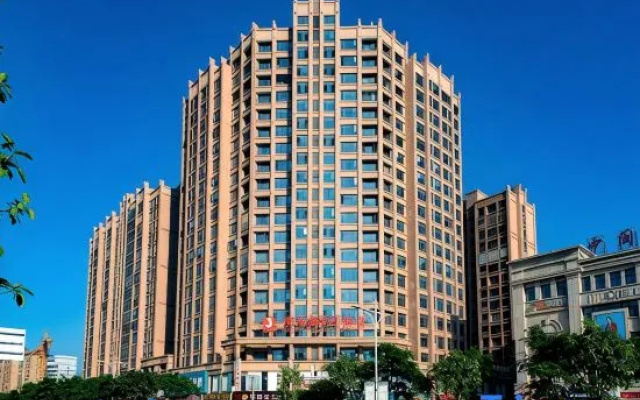 Vienna 3 Best Hotel (Quanju Champagne Mansion) – Outside – Quanzhou