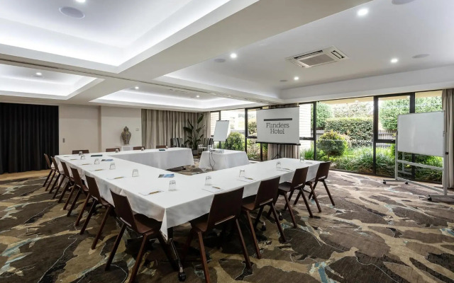 Quarters at Flinders Hotel