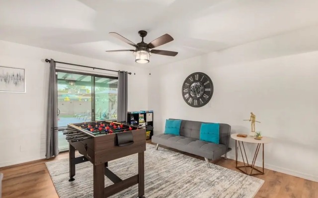 Glencove Mesa 4 Bedroom Home by RedAwning
