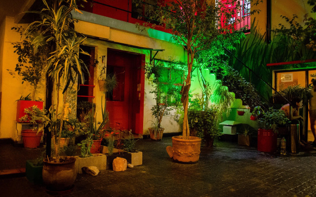 Cambalache Hostel