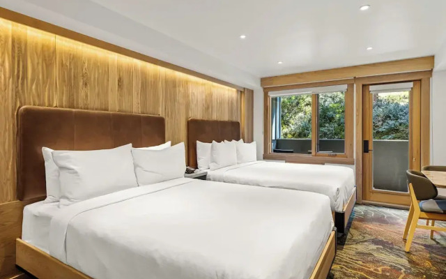 Otter Hotel
