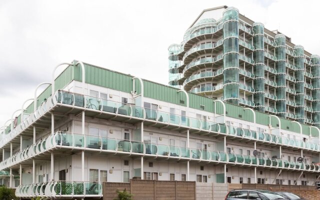 Skyvillion - Tower Point Enfield 1bed W/balcony