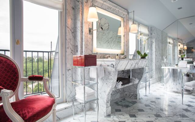 La Reserve Paris Hotel and Spa