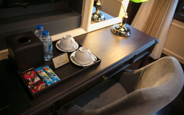 Halong Athena Cruise