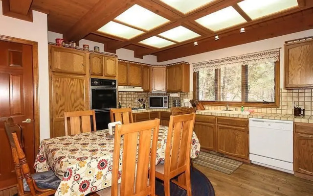 Cozy Bear Lair by Big Bear VR