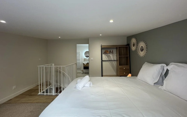 Duplex in Le Mans Near 24 Hours Circuit