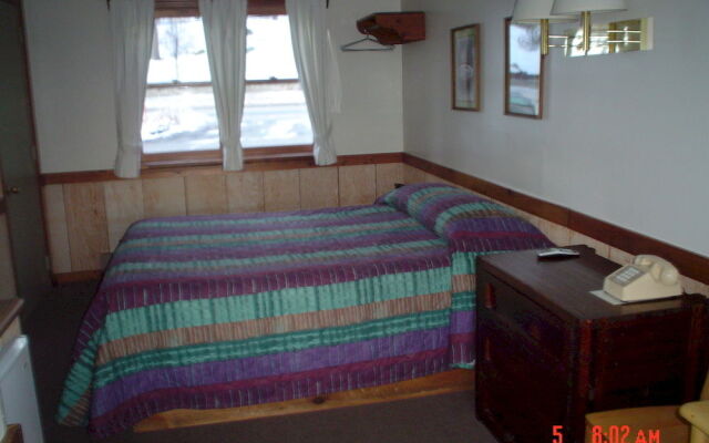 Maple Leaf Motel