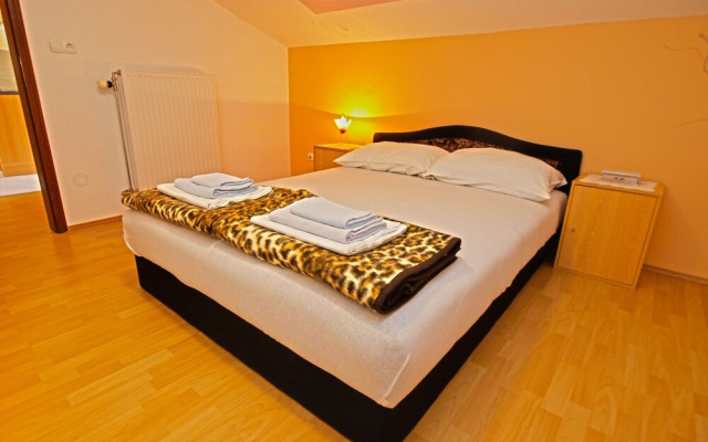 Apartment Denis 19