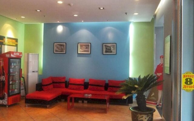 Super 8 Hotel Plaza North Road