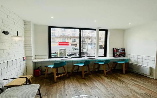 Hipotel Paris Gambetta Republique