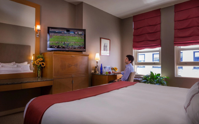 Hotel Giraffe by Library Hotel Collection