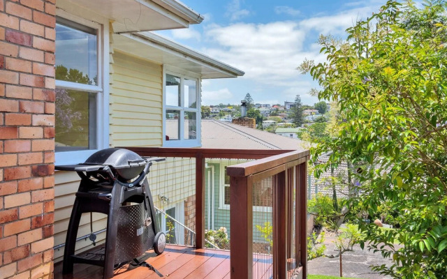 Bright Airy & Spacious 3 BR Home