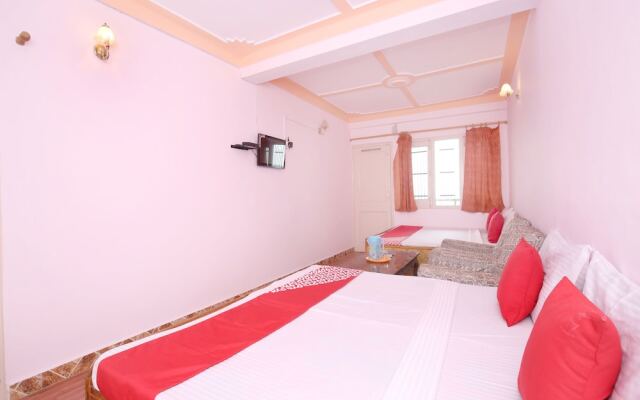 OYO 13921 Home Valley View Near Kamyana