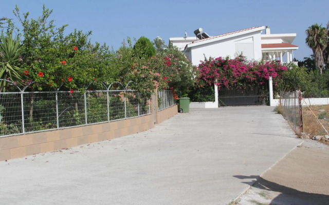 Paul's Garden Studios