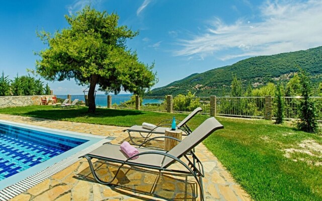 Villa Tireda Pool and Whirlpool