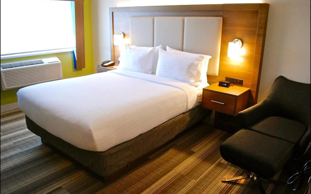 Holiday Inn Express Vancouver Airport Richmond by IHG