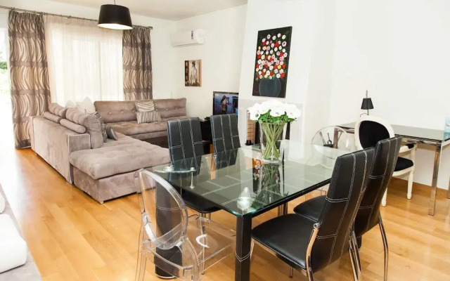 Sifris Apartment in the Heart of Athens