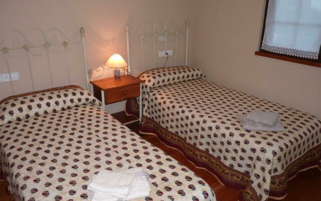 Heavenly Villa in Collia, Parres With Garden