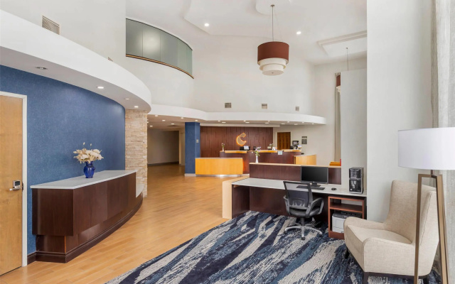Comfort Inn & Suites