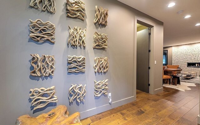 Mountain Cove 7 Bedroom Home