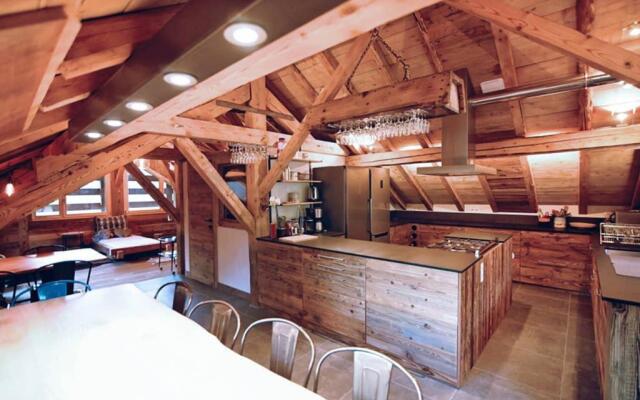 Chalet Coup de Coeur+Vehicule 4*4 ; 9 Places a Dispo